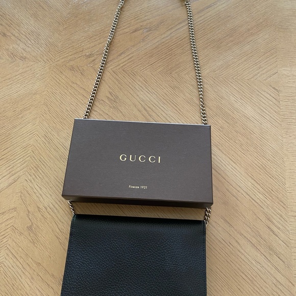 Gucci black dollar calfskin interlocking G continental chain wallet new - Picture 2 of 10